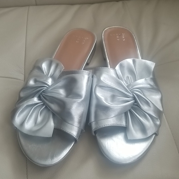 Target Slides - Picture 2 of 4